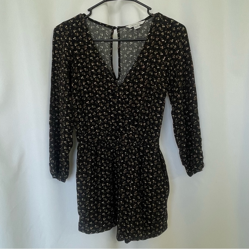 American Eagle Women's Black Floral Romper Size XSm